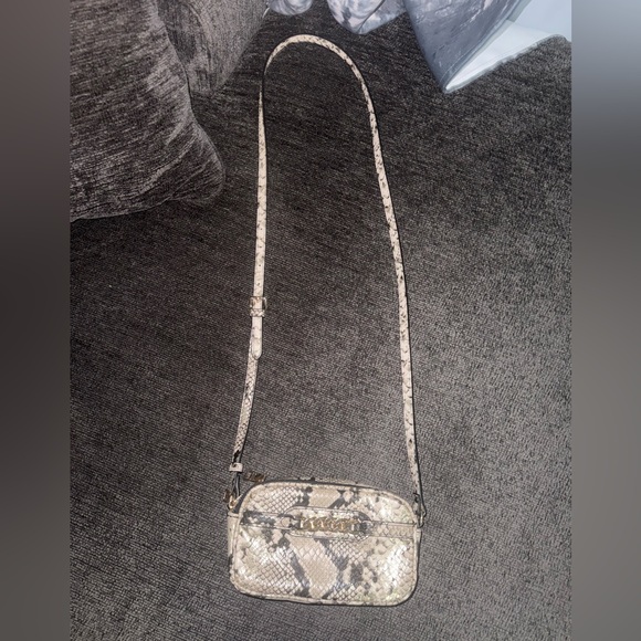Steve Madden Snake Print Mini Crossbody Camera Bag Gold Chain Beige Black - Picture 5 of 15